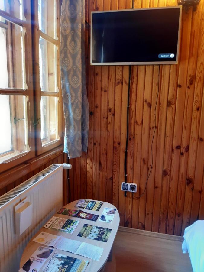 Rustic Regal Apartment ซินายา ภายนอก รูปภาพ