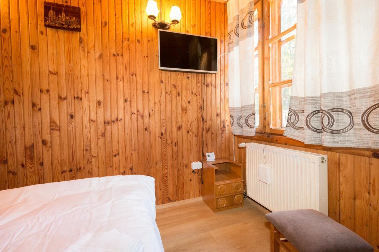 Rustic Regal Apartment ซินายา ภายนอก รูปภาพ